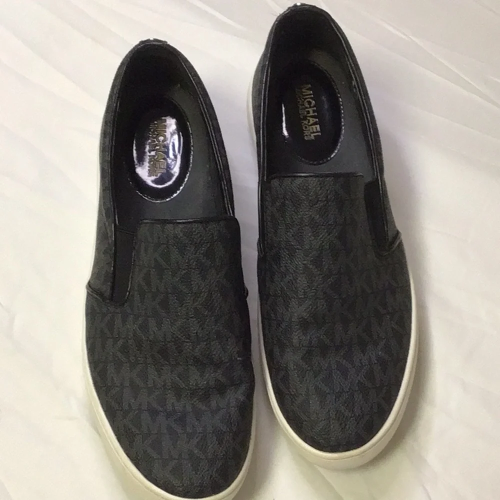 Michael Kors stylish black